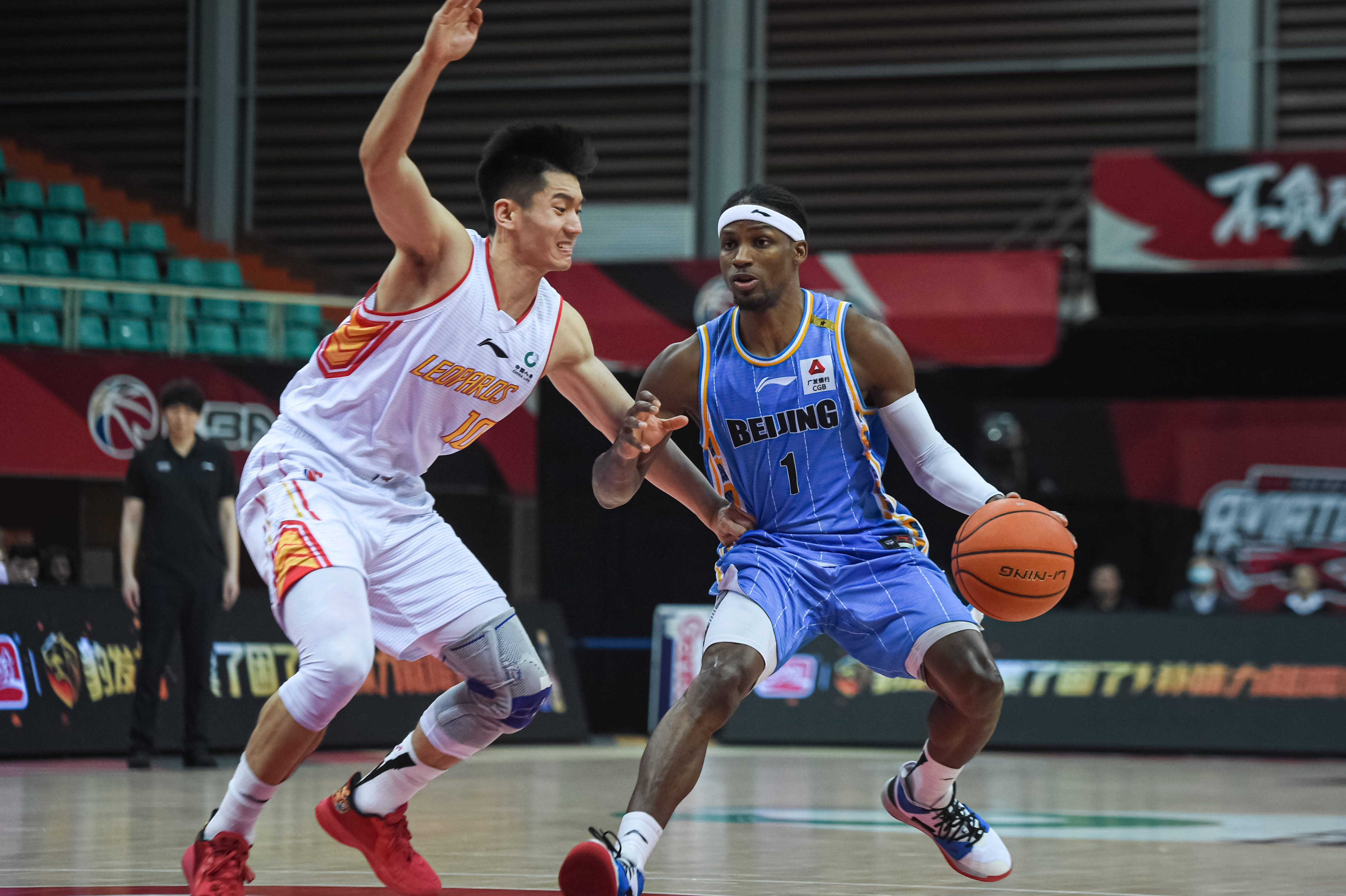 赛的中游球 赛的中游球